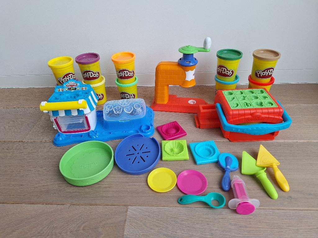 Play Doh Pizza shop en Oven bakery + 10 potjes, Ophalen, Zo goed als nieuw
