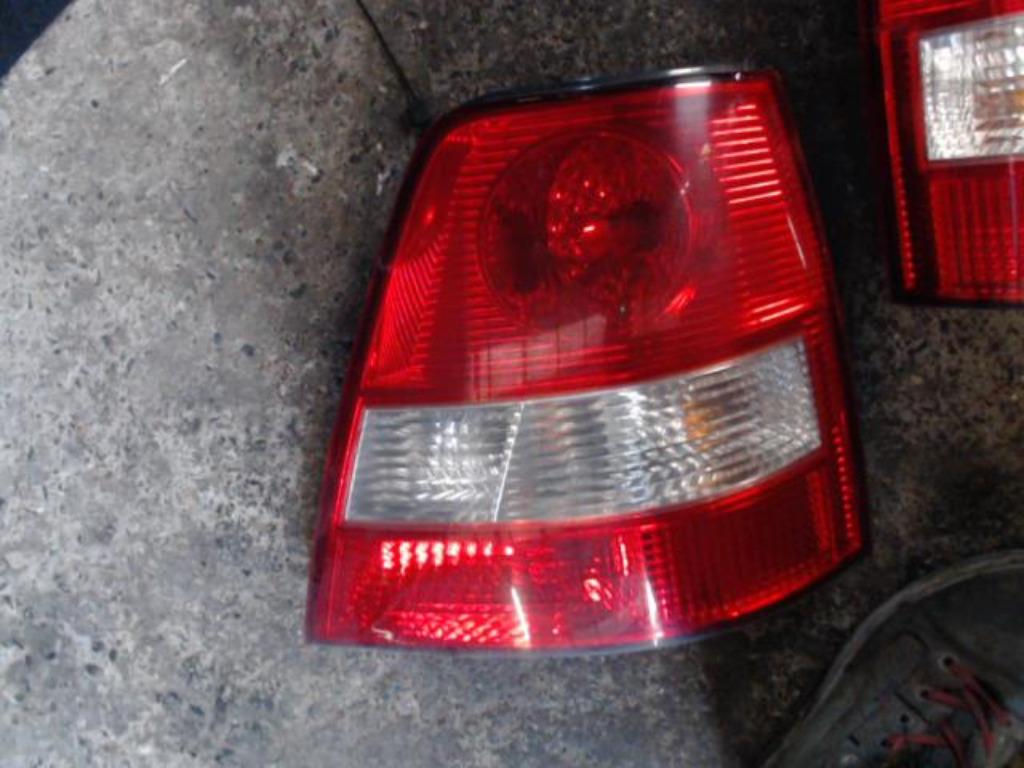 Feu arrière gauche Kia Sorento I 2002-2007 LP/13906, Ophalen of Verzenden, Gebruikt, Kia