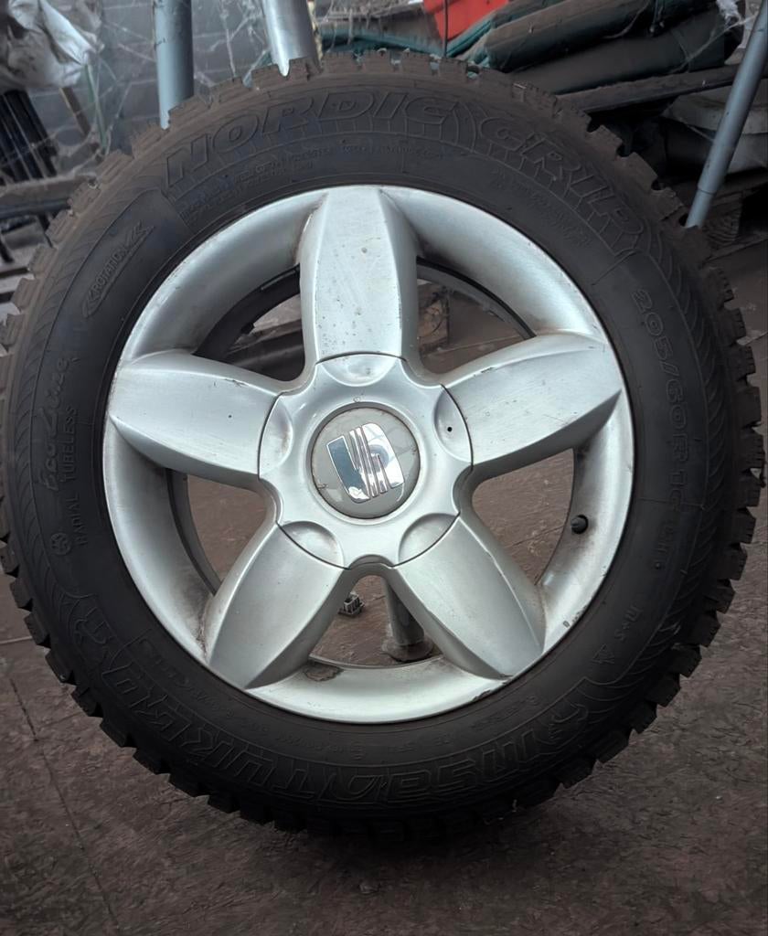 4 winterbanden 205/60/R16 92H; nu op aluminium velg, Autos : Pièces & Accessoires, Pneus & Jantes, Enlèvement