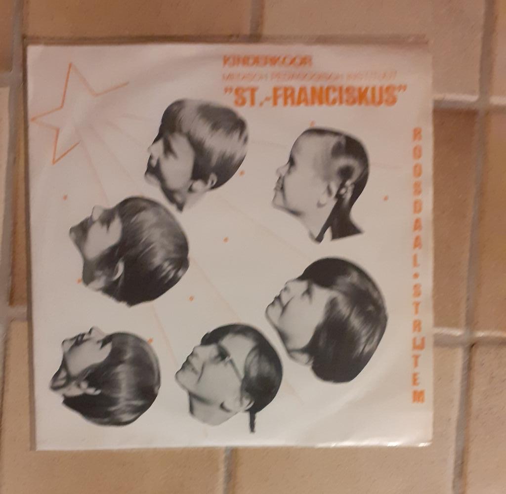 Single St. Franciskus Kinderkoor - Kerstwiegeliedje, CD & DVD, Vinyles Singles, Enlèvement ou Envoi, Single, Comme neuf, Enfants et Jeunesse