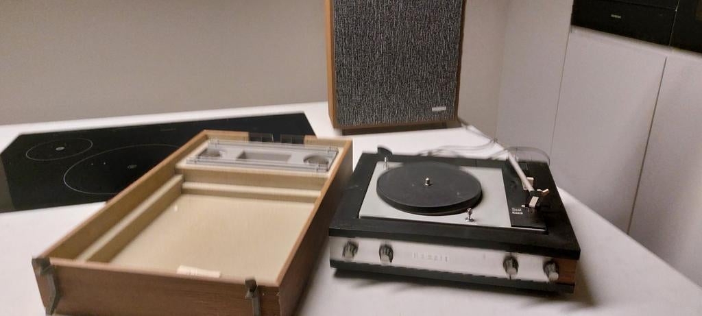 Tourne-disque vintage avec haut-parleur intégré, Enlèvement, Tourne-disque