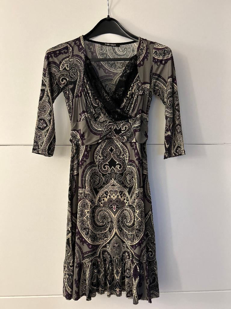 Zwart-grijze jurk met print, Kleding | Dames, Zwart, Fas Fas, Ophalen of Verzenden, Zo goed als nieuw