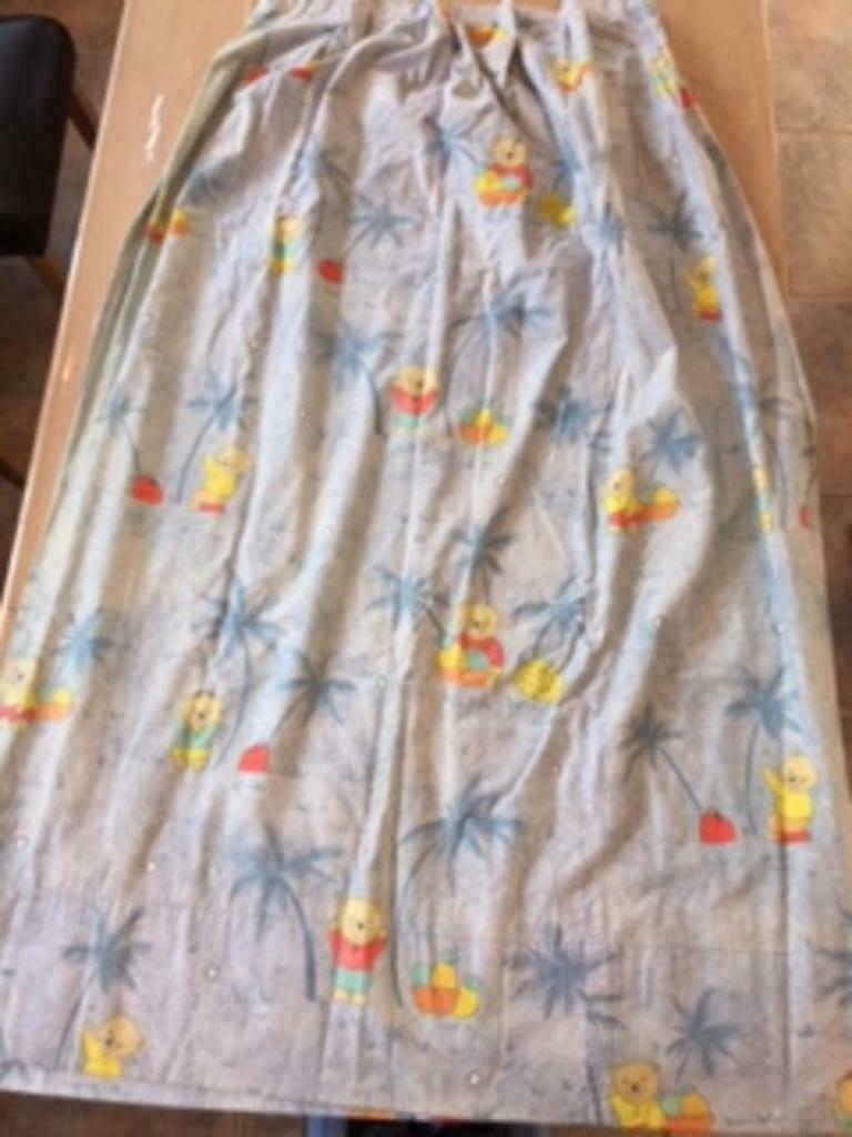 Set de 2 rideaux pour chambre d'enfant avec imprimé ourson, Enfants & Bébés, Enlèvement ou Envoi, Comme neuf, Rideaux ou Lamelles