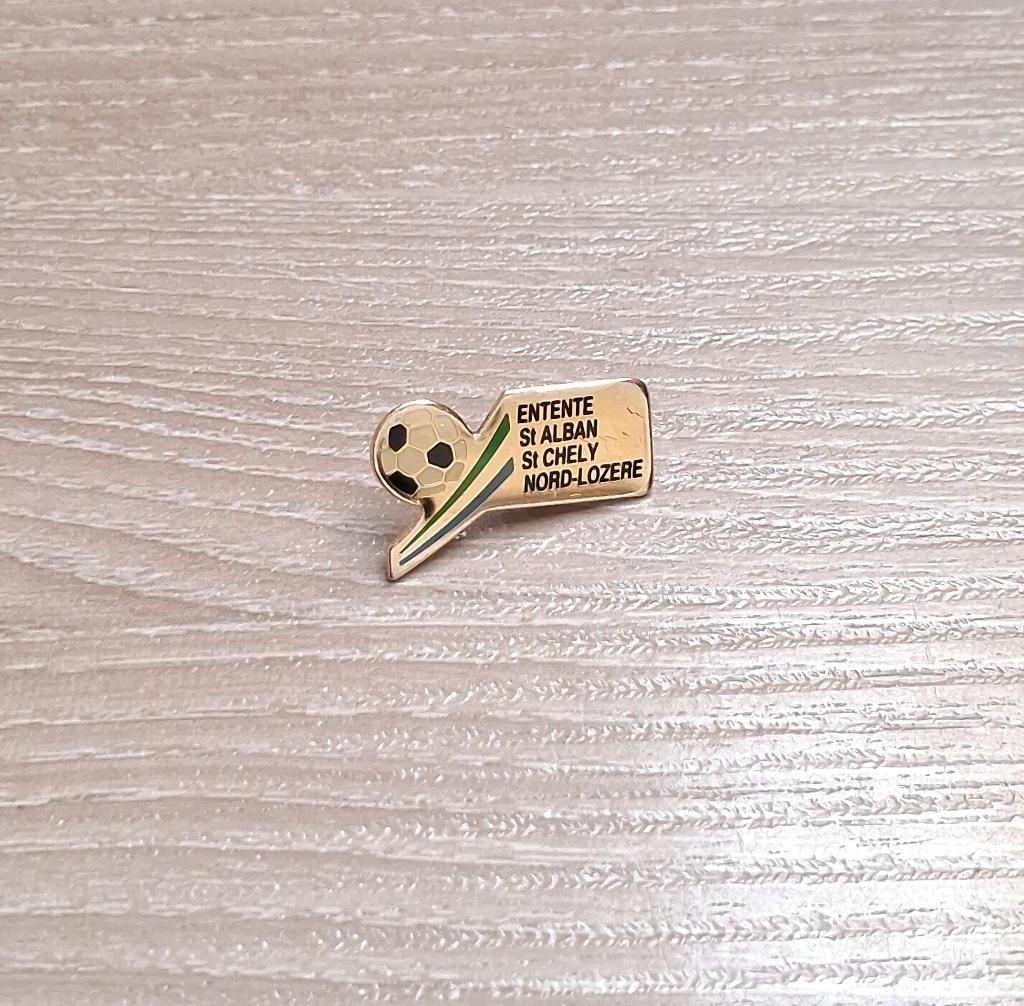 PIN - VOETBAL - FOOTBALL, Envoi, Utilisé, Sport, Insigne ou Pin's