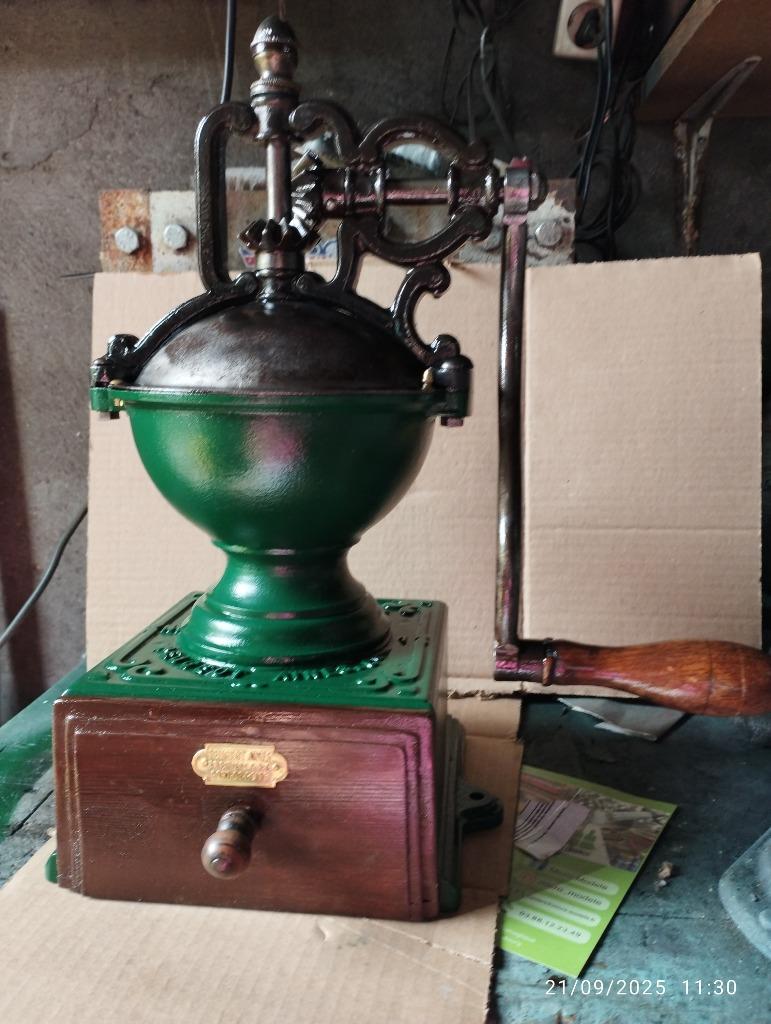 Peugeot senioren nummer 1 koffiemolen, Antiek en Kunst, Verzenden