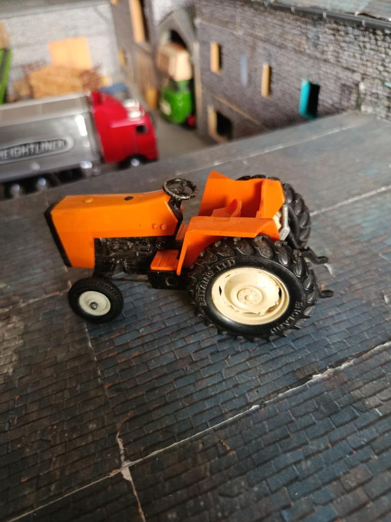 Massey-Ferguson 595 Orange Britains, Hobby & Loisirs créatifs, Voitures miniatures | 1:32, Utilisé, Tracteur et Agriculture, Britains