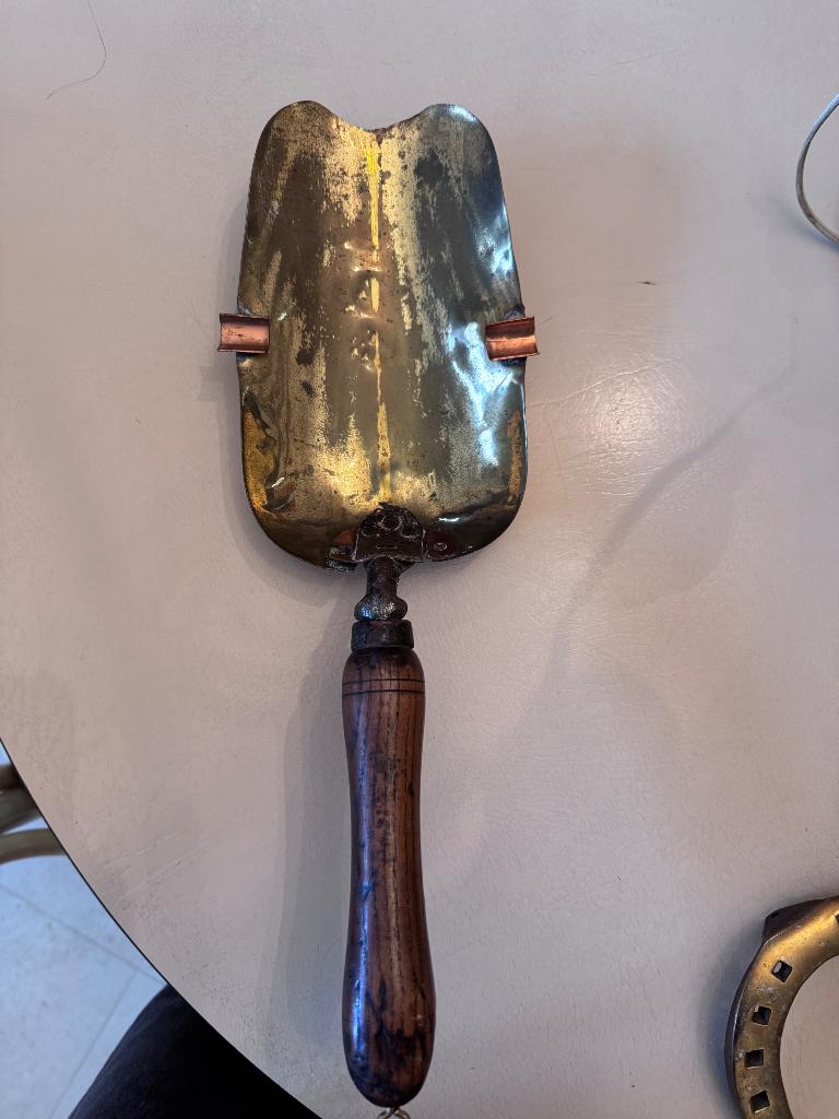 Koperen kolenschop, Ophalen, Koper