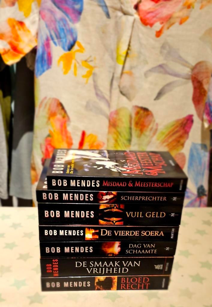 Bob Mendes - vakantielectuur - set van 7 boeken, Boeken, Ophalen of Verzenden, Zo goed als nieuw, Bob Mendes