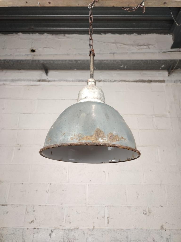 Industriële emaille hanglamp, Ophalen