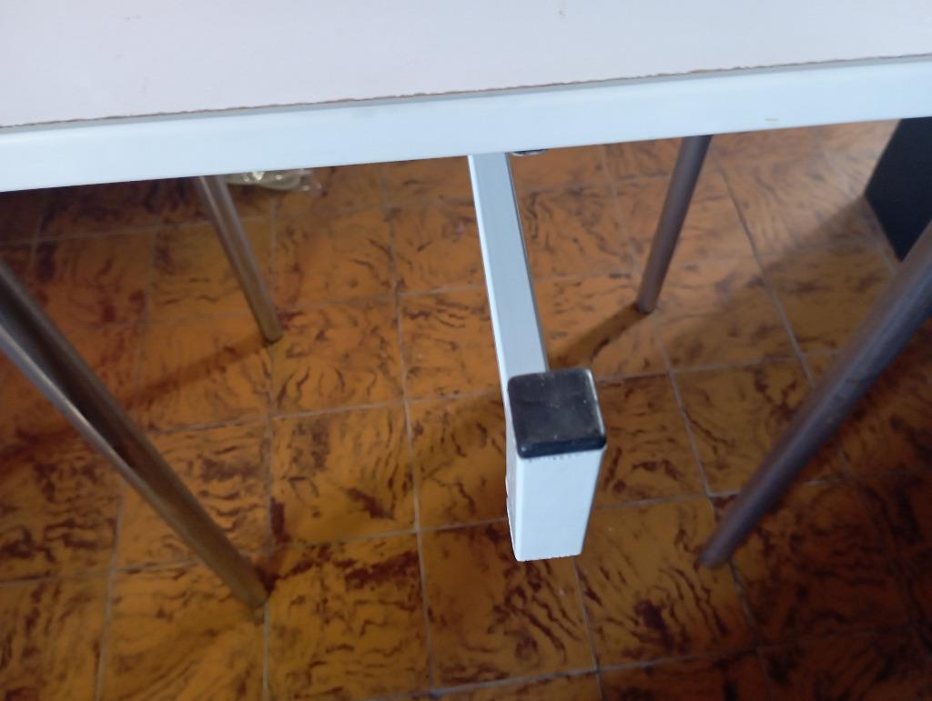 Kleine uitschuifbare tafel voor luifel, caravan, balkon, Ophalen, Gebruikt, Rechthoekig, Metaal