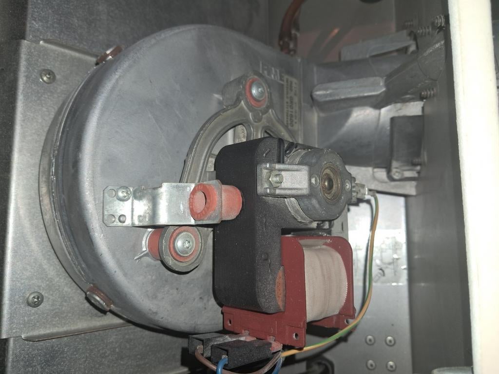 Extracteur de fumer pour chaudière Junkers ZWE24, Enlèvement, Utilisé, Chaudière CC ou Chaudière combinée, Haut rendement (HR)