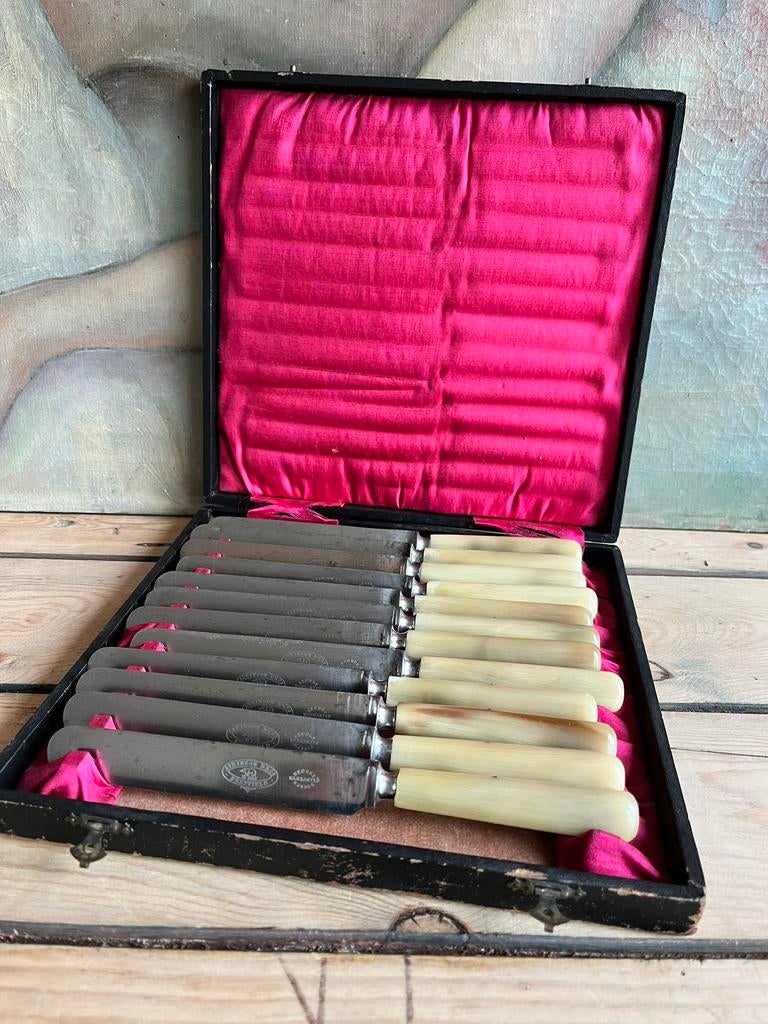 Koffertje met 12 oude messen, Atkinson Brothers Sheffield, Antiek en Kunst, Antiek | Bestek, Ophalen of Verzenden