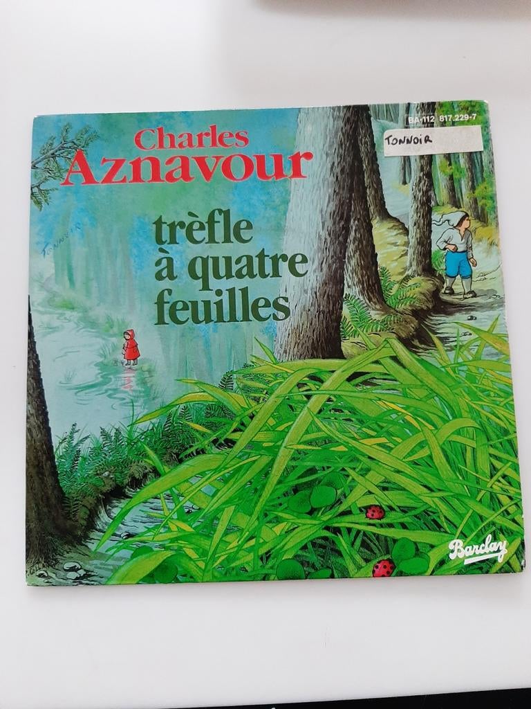 Vinyl 45trs- Charles aznavour- trèfle à quatre feuilles, Ophalen of Verzenden, Gebruikt