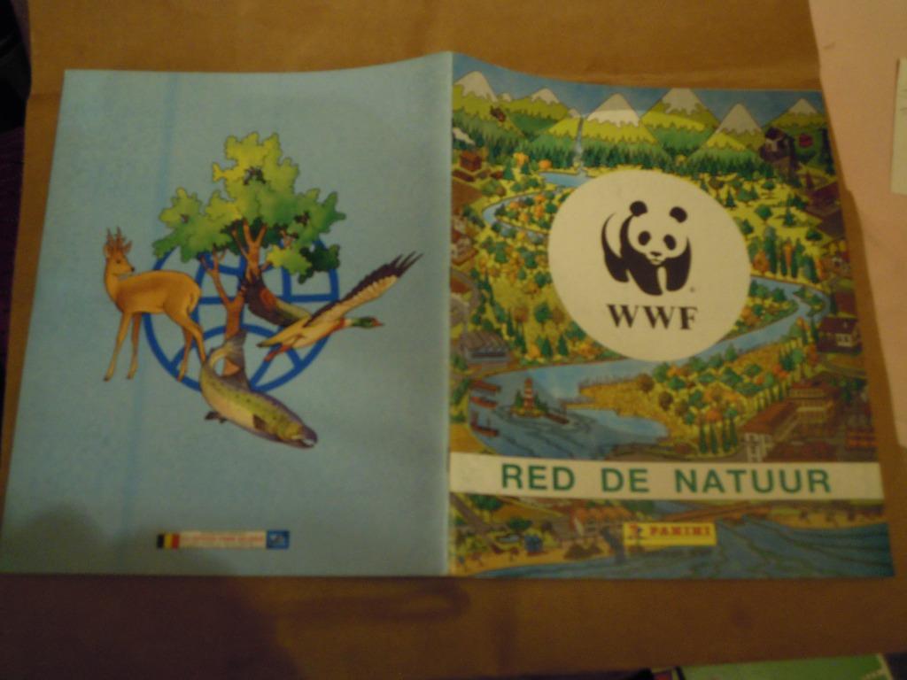 Panini WWF Red de natuur  Prachtstaat, Ophalen of Verzenden, Zo goed als nieuw, Panini, Plaatjesalbum