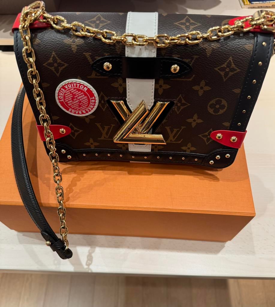 Louis Vuitton Twist Crossbody Limited Edition, Handtassen en Accessoires, Tassen | Damestassen, Ophalen, Zo goed als nieuw, Bruin