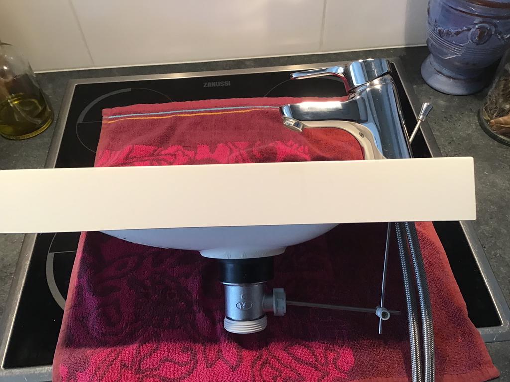 wc pompbakje  met kraan., Ophalen, Zo goed als nieuw, Kraan