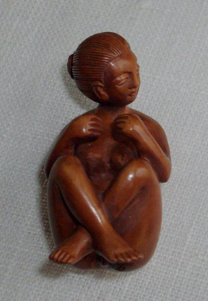 Antieke Erotische Shunga Netsuke in Buxus hout - getekend, Verzenden