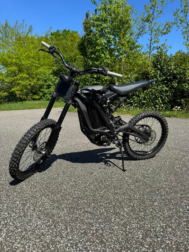 Surron light bee x offroad, Fietsen en Brommers, Ophalen, Zo goed als nieuw