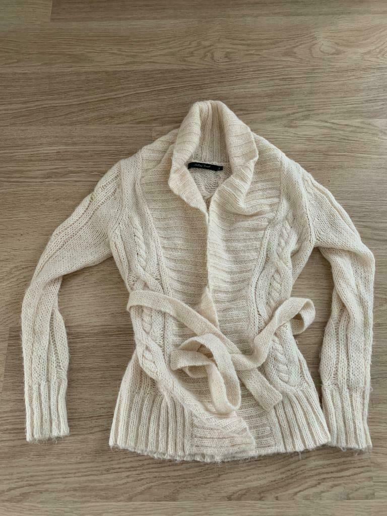 Cardigan Talking French wol - maat S, Kleding | Dames, Talking French, Wit, Ophalen of Verzenden, Zo goed als nieuw