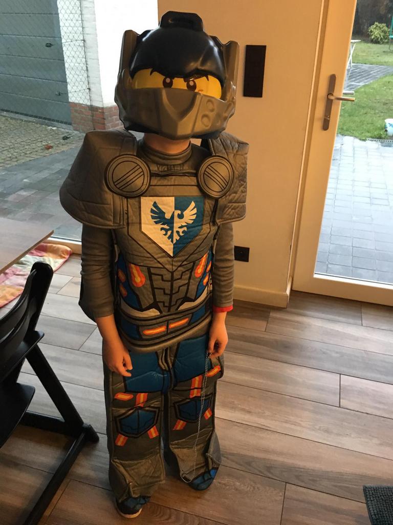 Lego verkleedpakje Nexo Knights, Ophalen of Verzenden, Gebruikt, 122 t/m 128, Jongen of Meisje