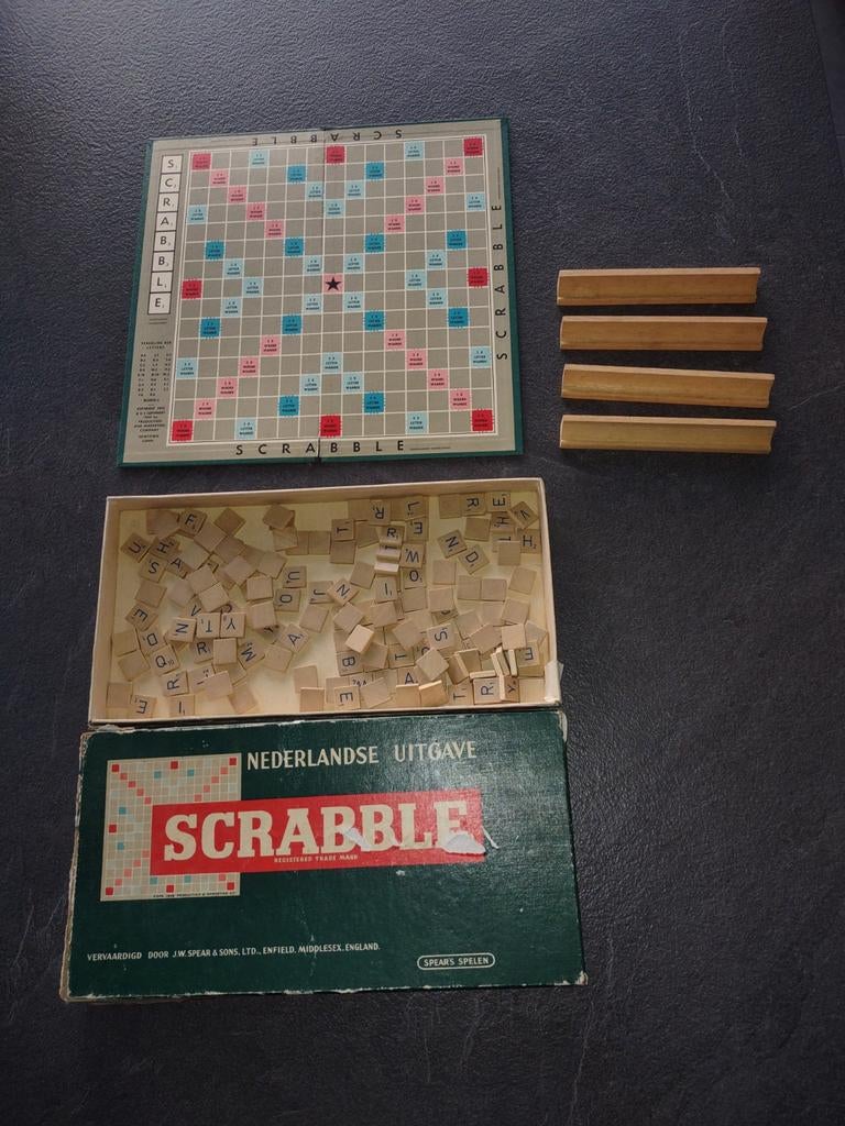 spel "Scrabble", Drie of vier spelers, Ophalen, Gebruikt