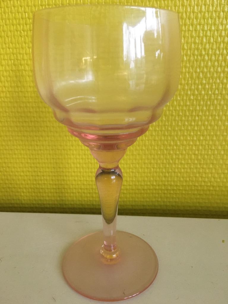 zeldzaam roos kristallen wijnglas, Ophalen of Verzenden