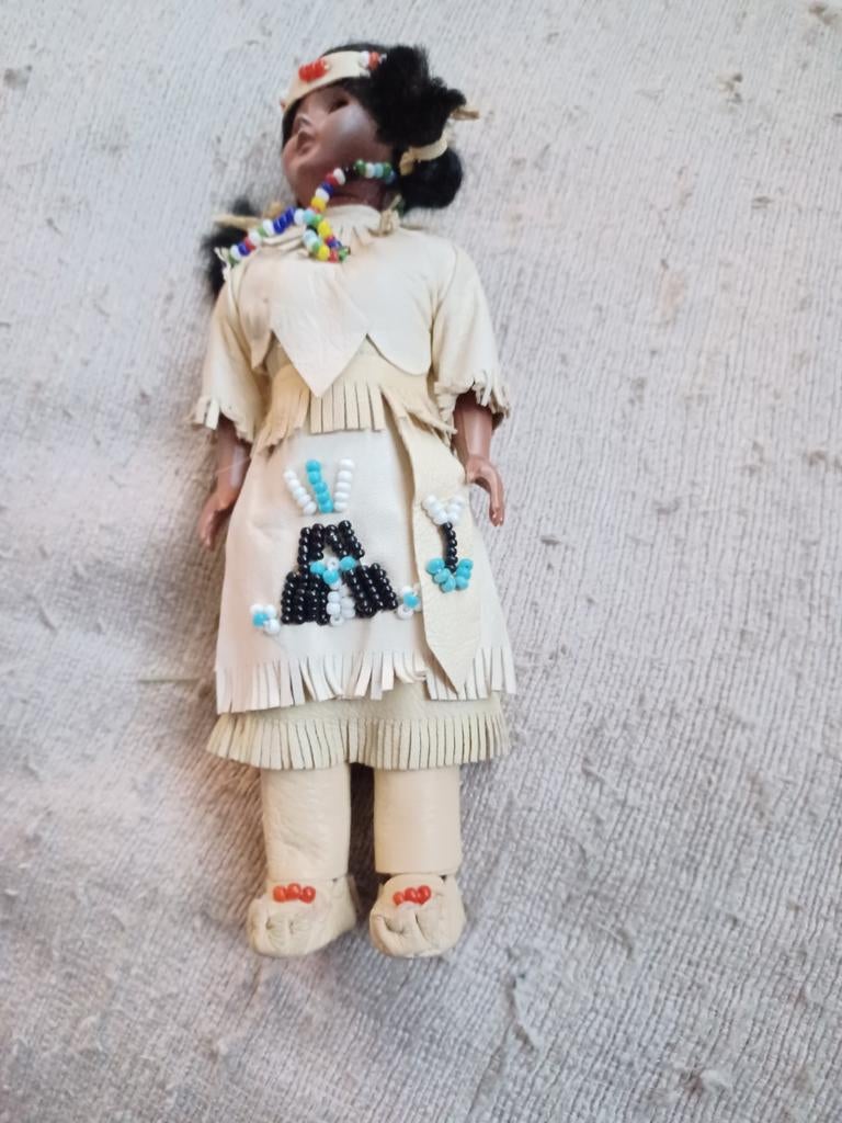 Vintage jaren 60 poppetje indiaanse vrouw met kind, Verzamelen, Poppetjes en Figuurtjes, Ophalen, Zo goed als nieuw