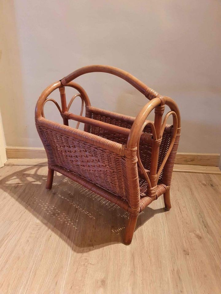 Krantenhouder van rotan, Huis en Inrichting, Woonaccessoires | Krantenbakken en Lectuurbakken, Ophalen