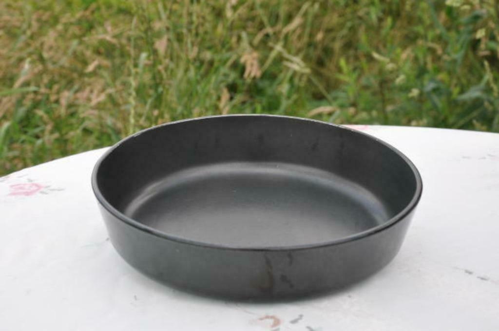 §  plat pyrex noir rond, Maison & Meubles, Cuisine | Vaisselle, Enlèvement ou Envoi, Comme neuf, Verre, Récipient(s)