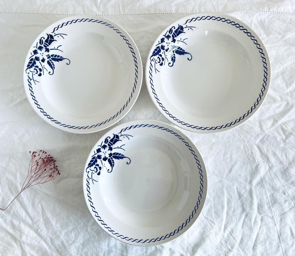 Lot de 3 assiettes creuses Boch Campanule, Antiquités & Art, Enlèvement ou Envoi