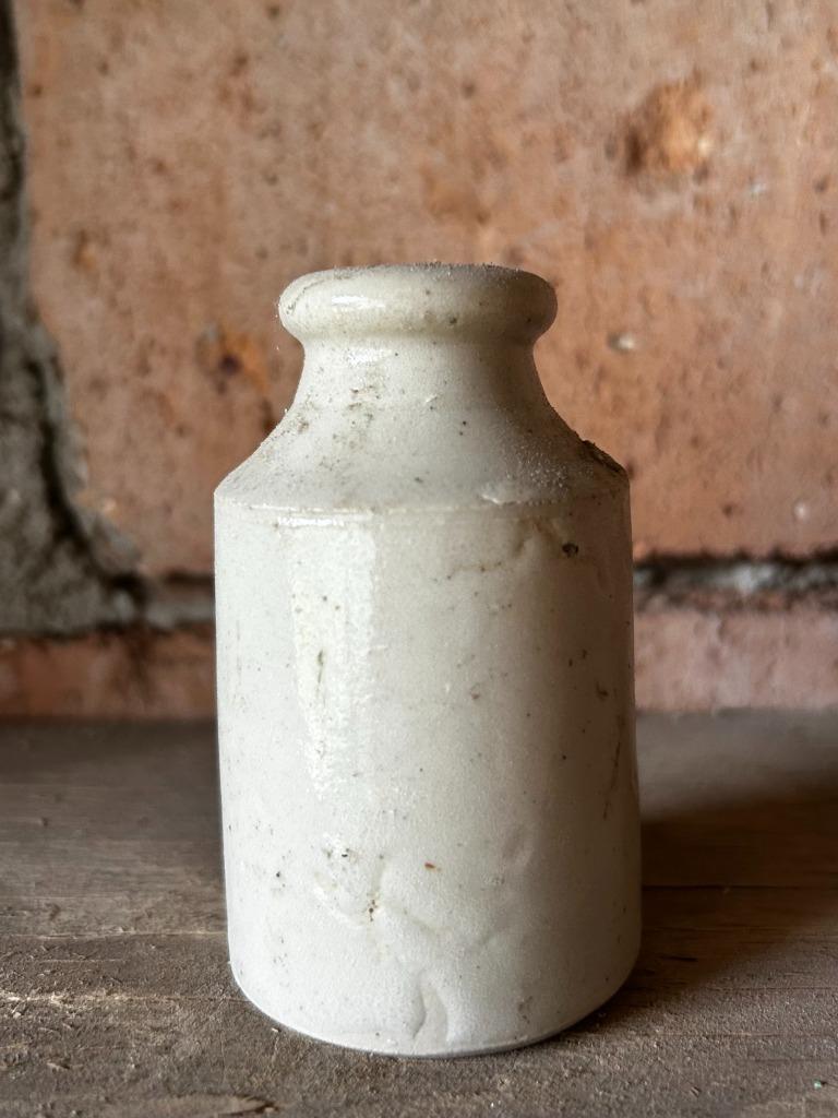 Kleine antieke steengoed fles – wit geglazuurd (hoogte 9 cm), Enlèvement ou Envoi