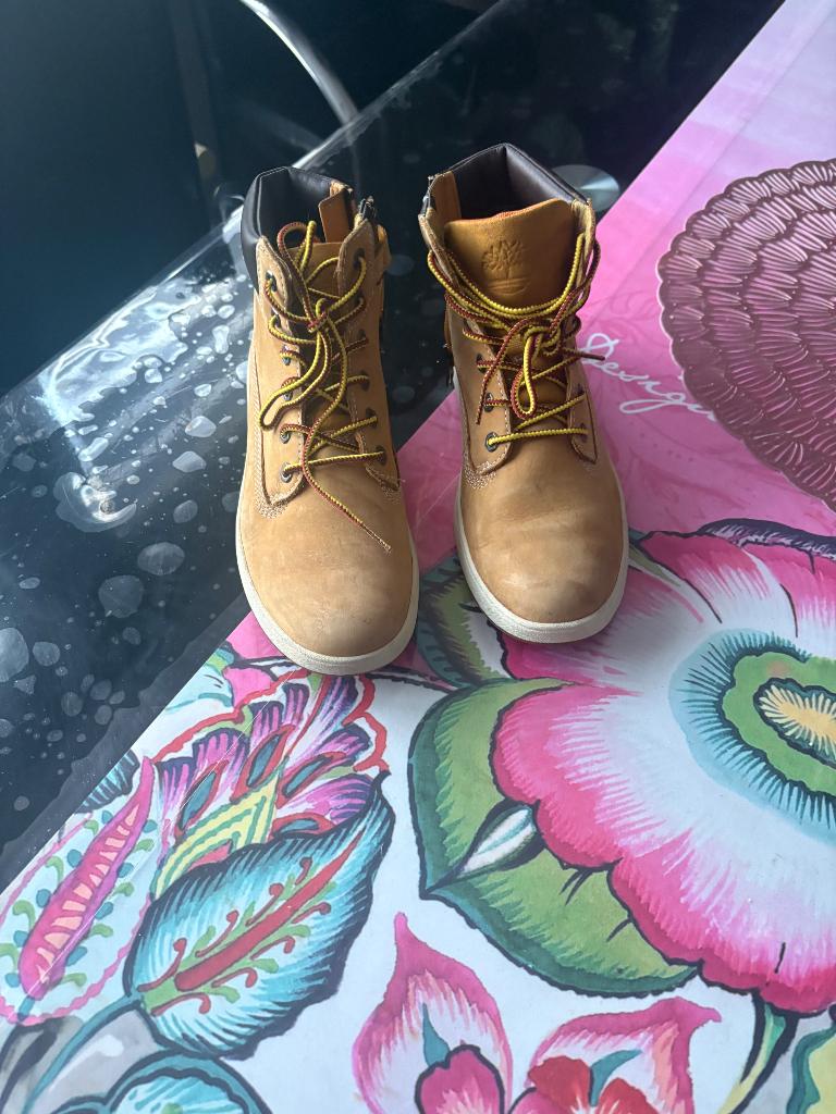 Joli chaussures Timberland pointure 35 neuf fille ou garçon, Garçon ou Fille, Timberland, Enlèvement ou Envoi, Comme neuf