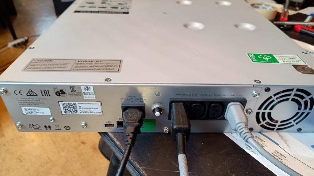 APC SMC1500/ 900W -batterie neuf - rack 2U, Enlèvement ou Envoi, Utilisé