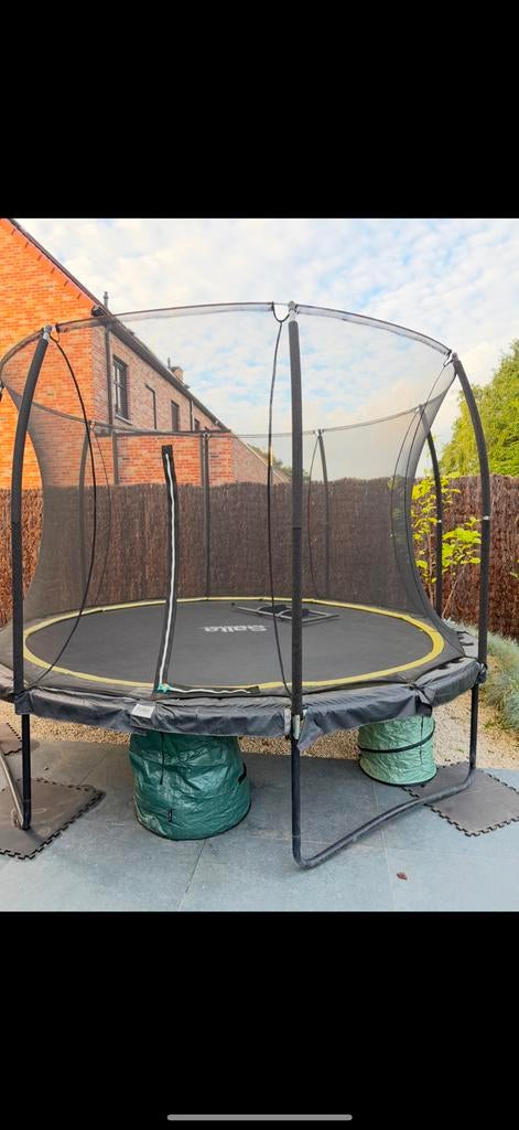 Trampoline, Ophalen, Zo goed als nieuw
