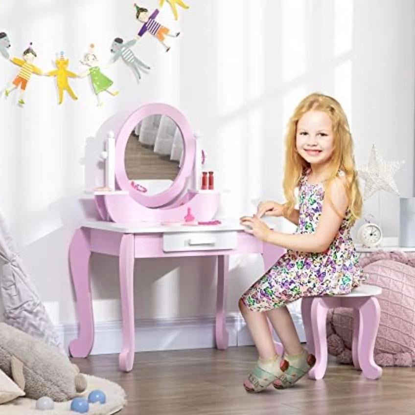 NOUVELLE table à manger pour enfants dans une boîte, Enfants & Bébés, Enlèvement, Neuf