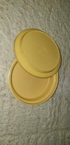 Tupperware bord met deksel, Enlèvement ou Envoi, Utilisé, Jaune, Récipient ou Bol