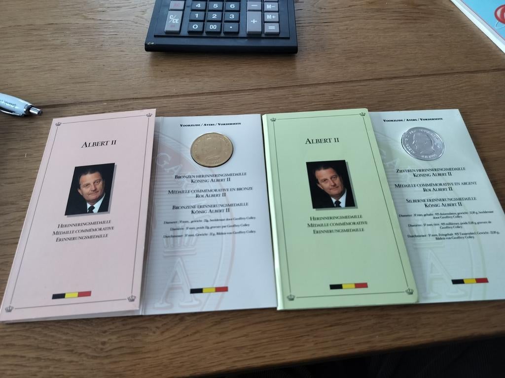 Mapjes Albert II met zilveren en bronzen medaille, Ophalen of Verzenden