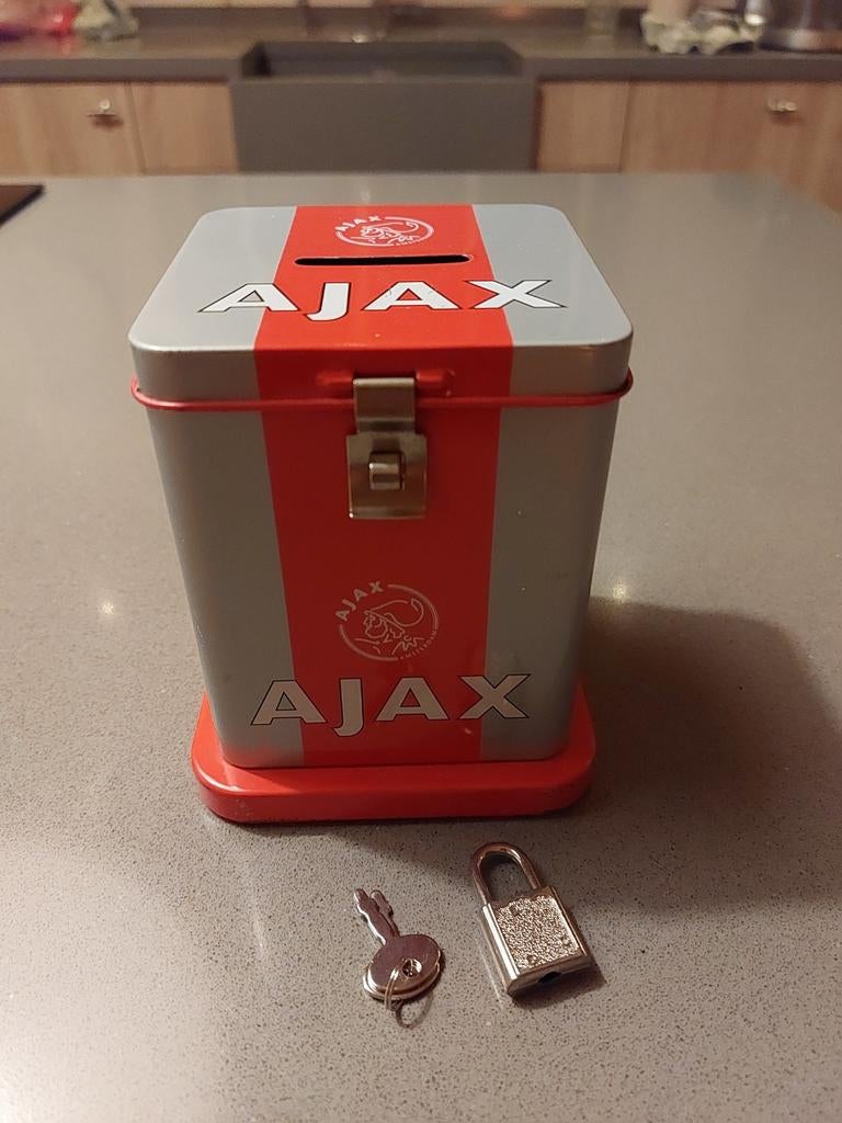 Ajax spaarpot, Ophalen of Verzenden