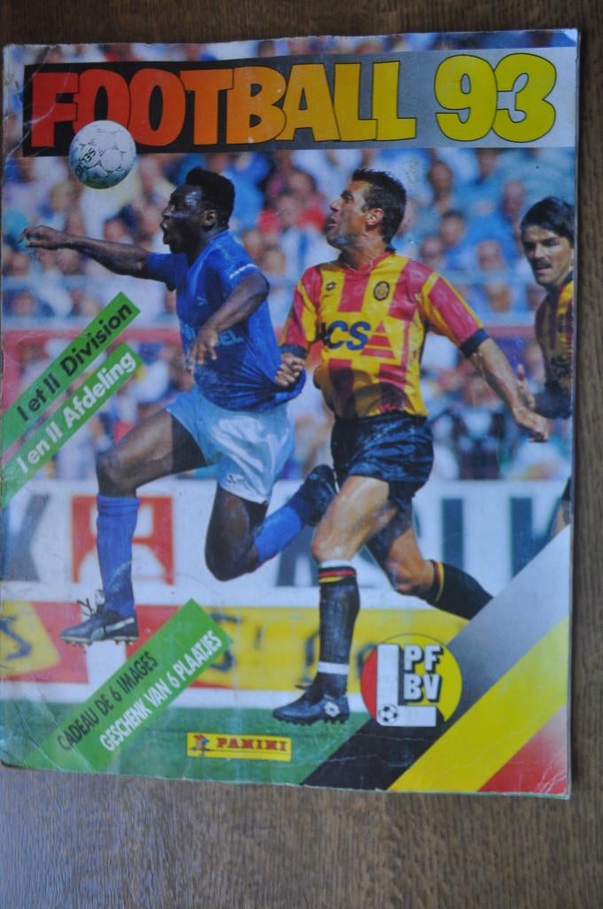 PANINI COMPLEET ALBUM FOOTBALL 1993, Enlèvement ou Envoi, Utilisé, Plusieurs autocollants