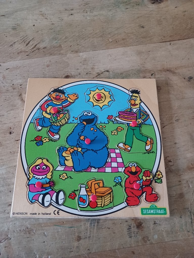 Houten inlegpuzzel SESAMSTRAAT, Kinderen en Baby's, Speelgoed | Kinderpuzzels, Ophalen of Verzenden