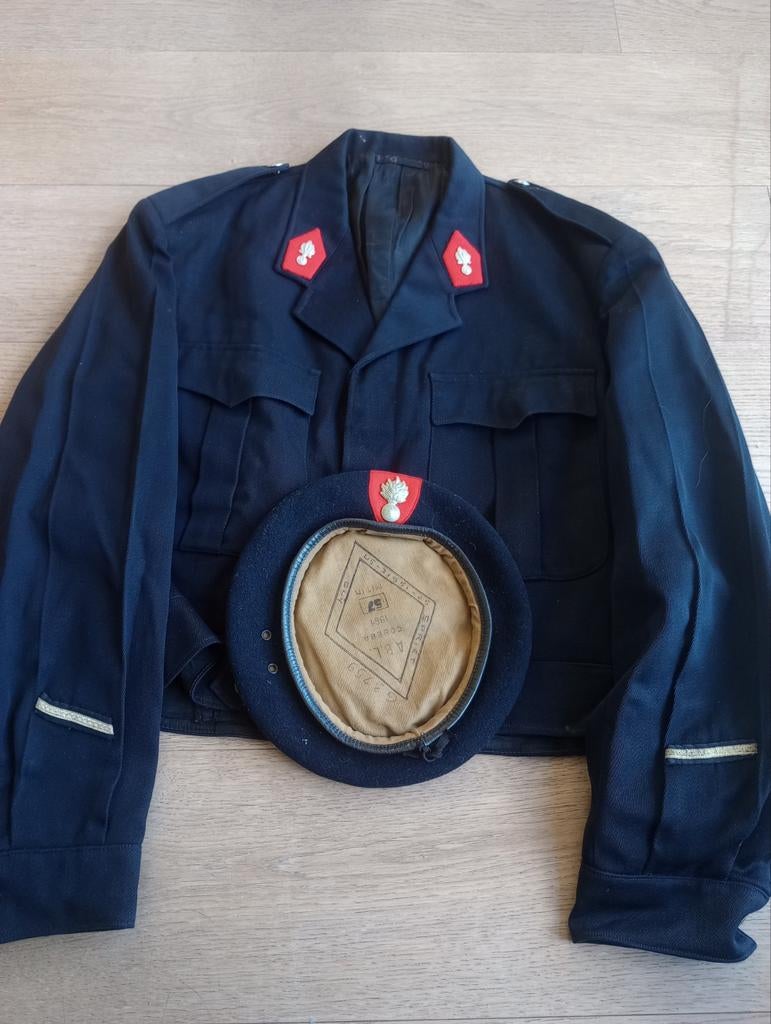 Béret et veste gendarmerie belge année 50, Enlèvement ou Envoi, Gendarmerie