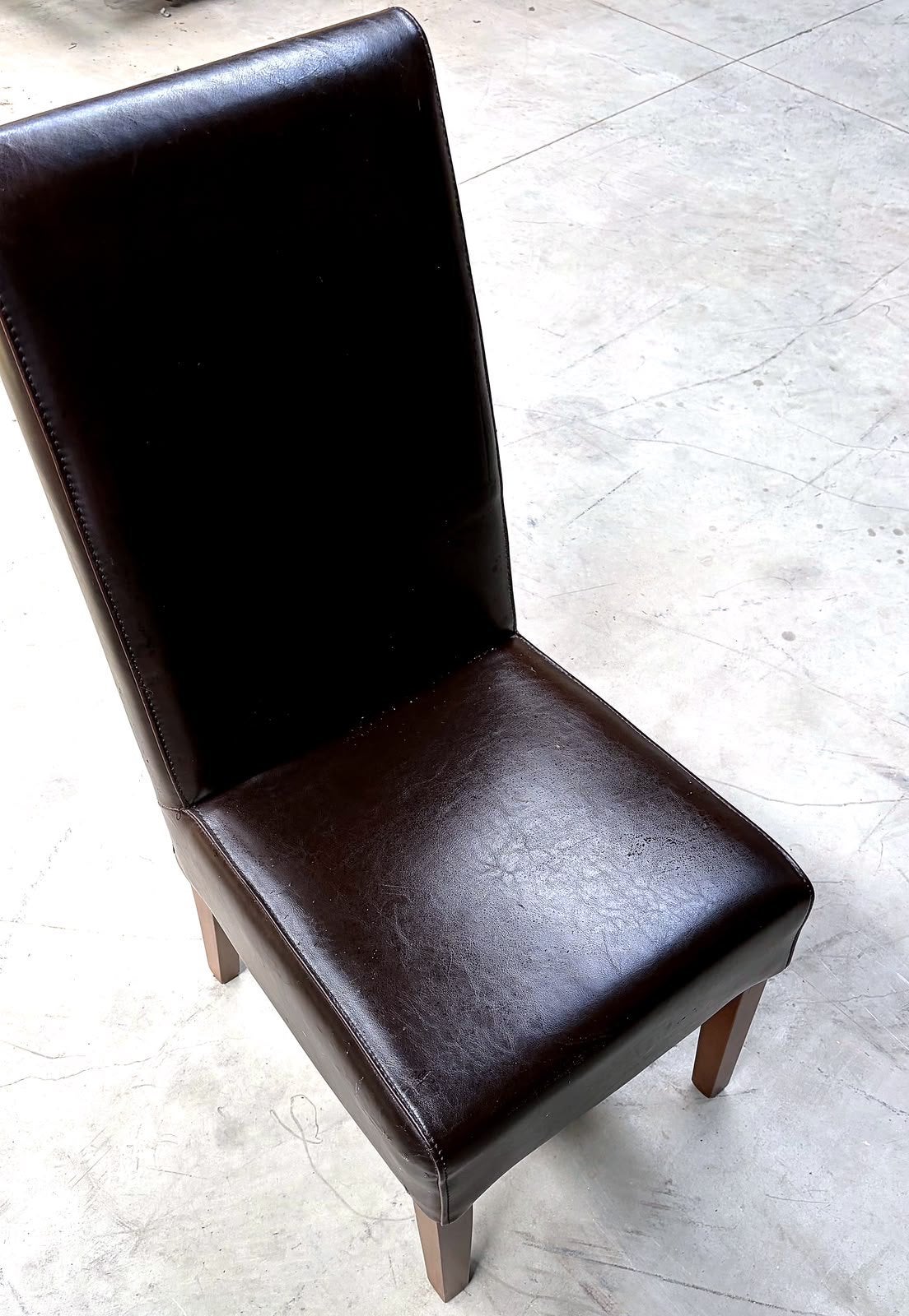 Comfortabele Eetkamerstoelen – Bruin, Huis en Inrichting, Stoelen, Zo goed als nieuw, Twee, Hout, Bruin, Ophalen