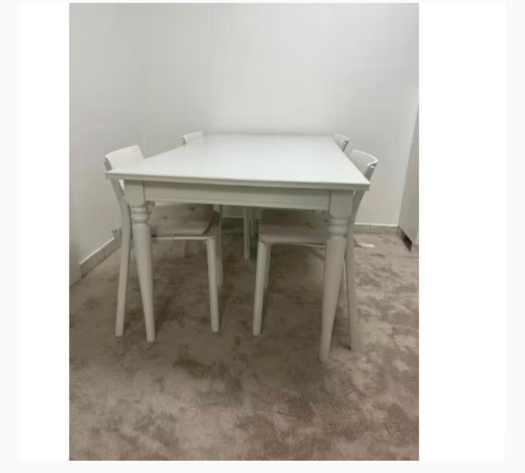 Table extensible + 4 chaises, Enlèvement, Comme neuf