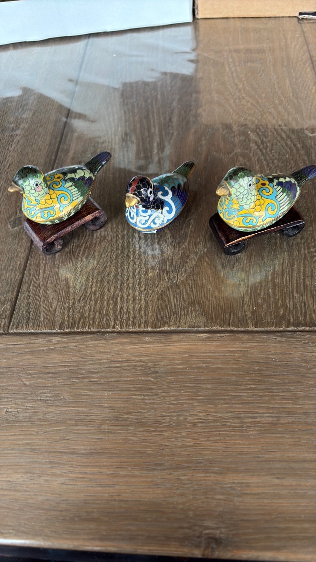 3 canards cloisonnés et 2 pieds en bois, Enlèvement ou Envoi, Cuivre
