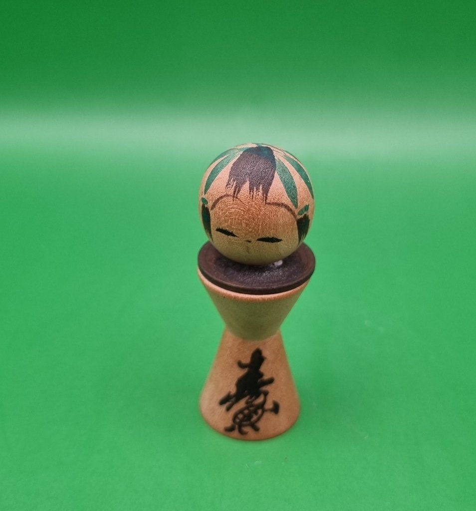 Jolie Kotobuki Sosaku Kokeshi, Antiquités & Art, 6 cm, Enlèvement ou Envoi, Japon, Bois