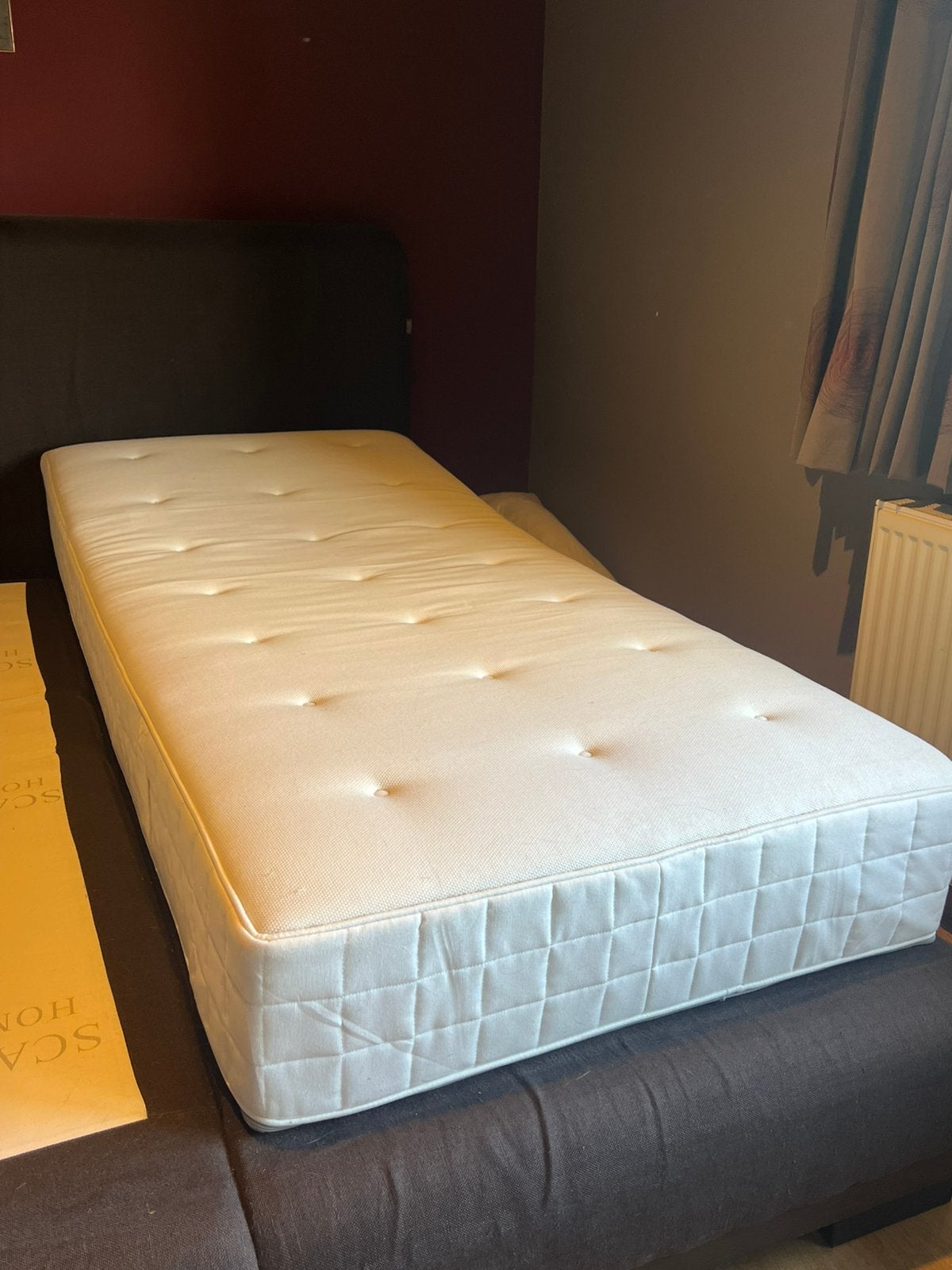 Matras bed eenpersoons. Perfecte staat, Ophalen, 90 cm, Eenpersoons, Zo goed als nieuw