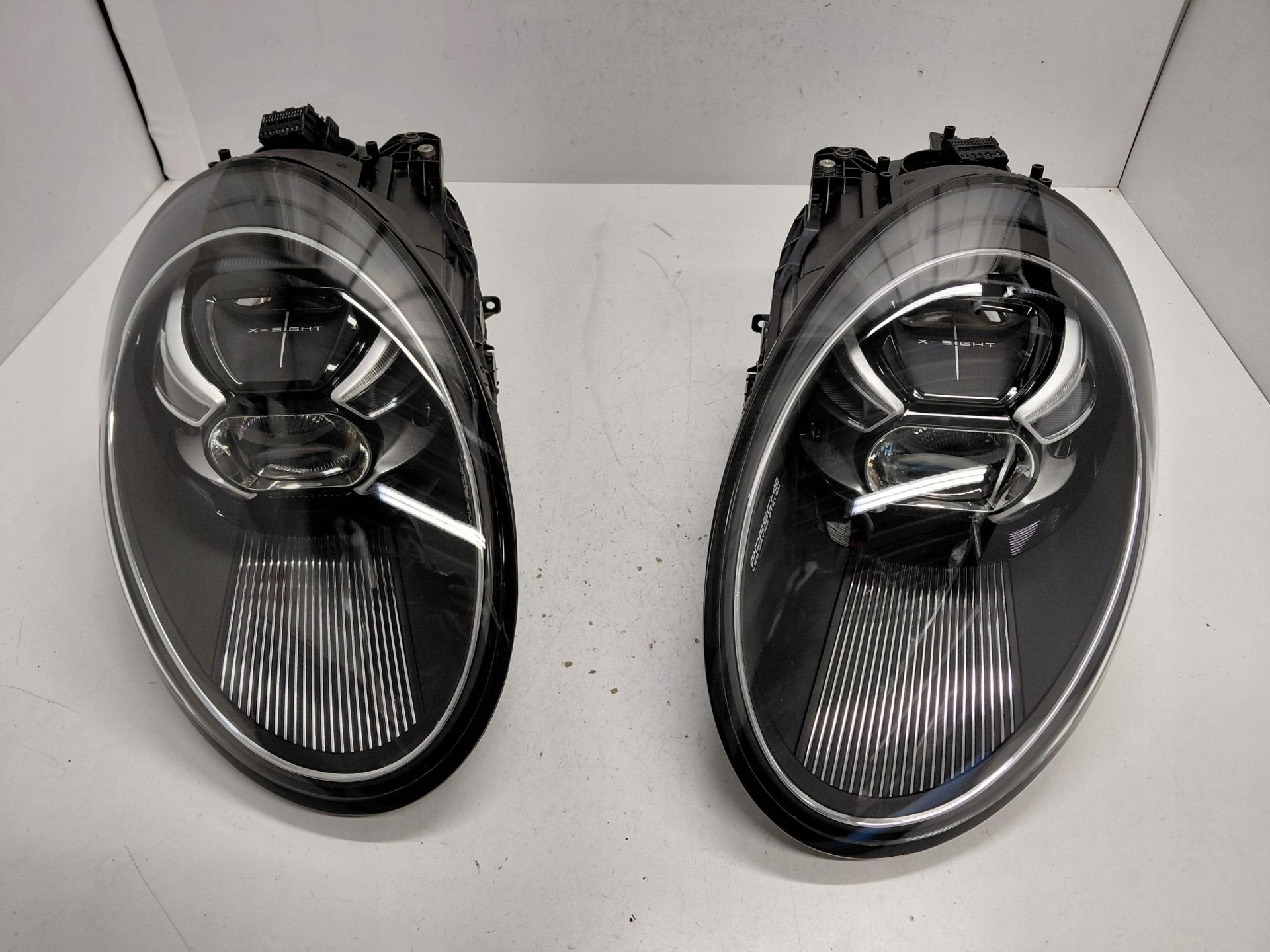 Porsche 911 992 Koplamp Links 992.941.059.F, Auto-onderdelen, Gebruikt, Porscheplatz 1
70435  Stuttgart, DE, Porsche, Info@porsche.de