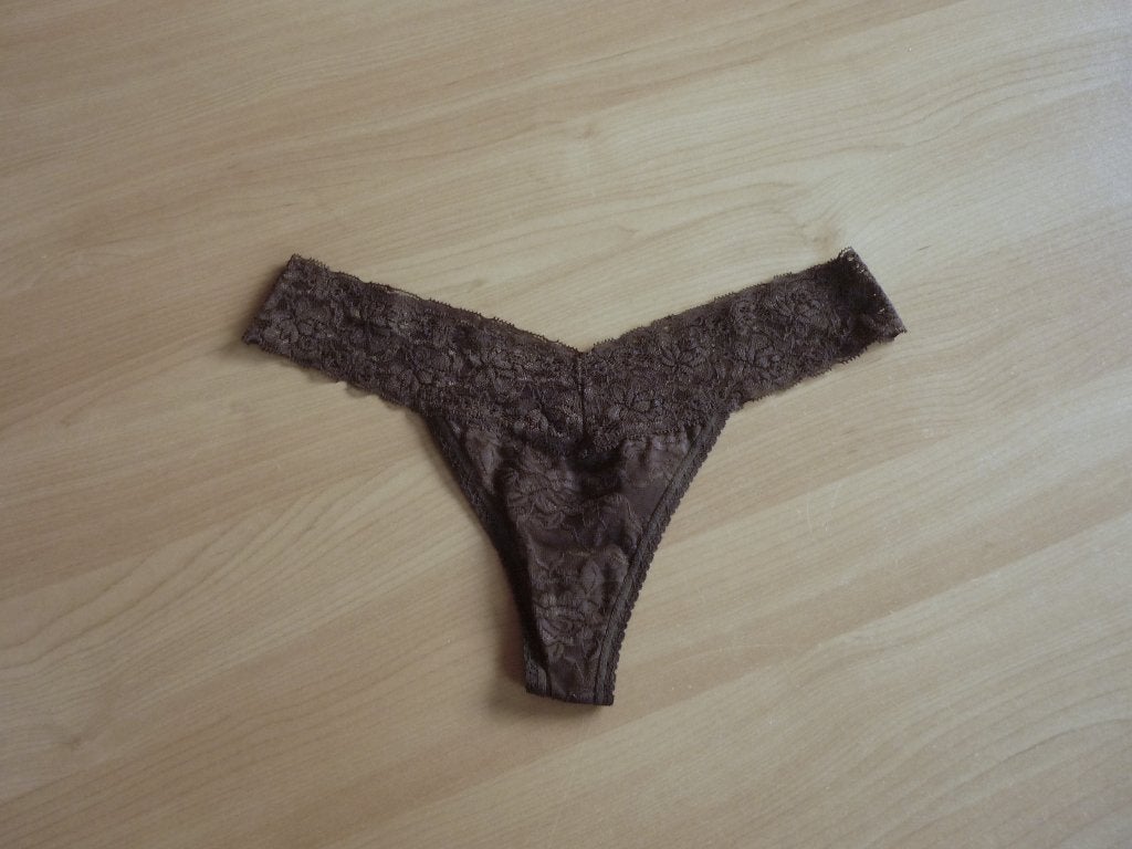 Donkerbruine kanten string van Hunkemöller Maat L, Ophalen of Verzenden, String
