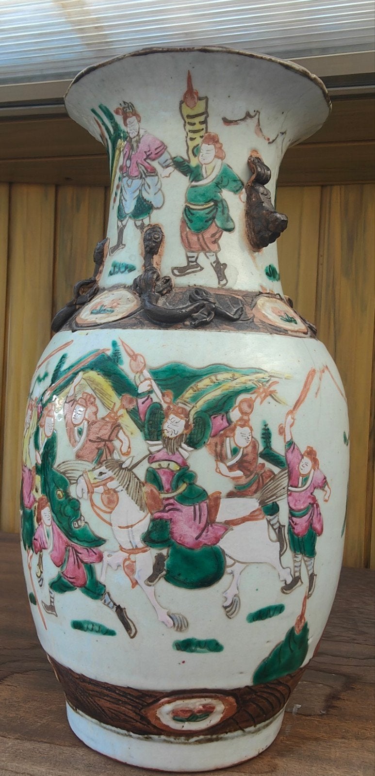 Ancien vase chinois, Enlèvement