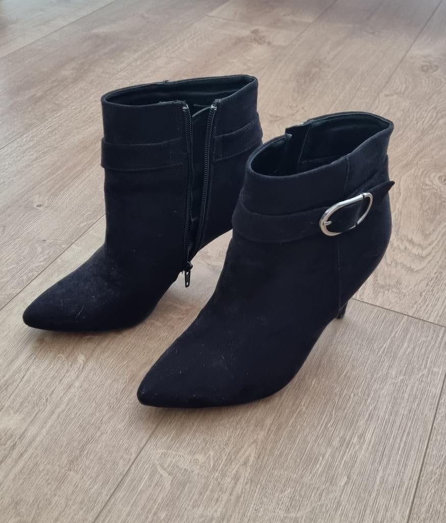 Diverse paar laarzen, enkellaarzen en pumps in goede staat., Kleding | Dames, Schoenen, Ophalen, Zo goed als nieuw